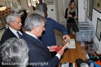 Antonio Tajani nella redazione di Tusciaweb