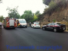 Ape contro auto