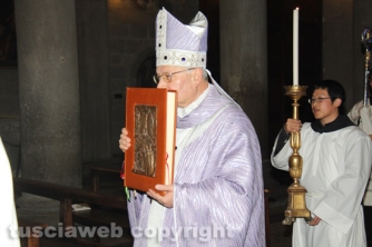Viterbo - Aperta la porta santa del Giubileo