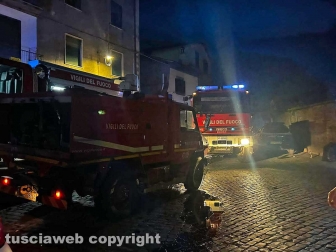 Viterbo - Appartamento in fiamme a Pianoscarano