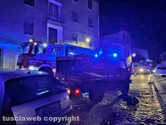 Viterbo - Appartamento in fiamme a Pianoscarano
