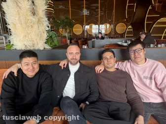 Viterbo - Apre il Moon Sushi - Jin Weijian, Daniele Giangiordano, Jin chengjie e Mirko Bartolotta