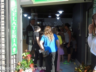 Apre la gelateria CreamItaly