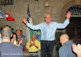 Arena sindaco, la festa in piazza
