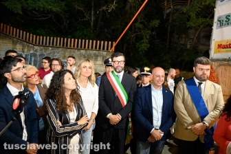 Santa Rosa - Il trasporto di Armonia celeste illumina il quartiere Pilastro - I politici presenti