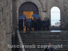 L\'arrivo di Monti al Palazzo Papale