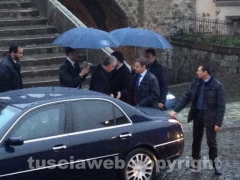 L\'arrivo di Monti al Palazzo Papale