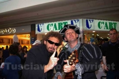 13esimo anniversario del centro commerciale Tuscia -Il Moralizzatore (Filippo Roma) e il Supermenestrello (Andrea Agresti)