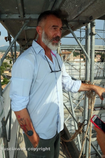 Ascenzi e la moglie Valeria sul ponteggio di Gloria