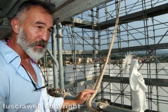 Ascenzi e la moglie Valeria sul ponteggio di Gloria