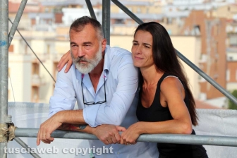 Ascenzi e la moglie Valeria sul ponteggio di Gloria
