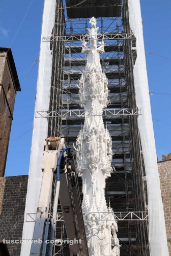 Ascenzi e la moglie Valeria sul ponteggio di Gloria