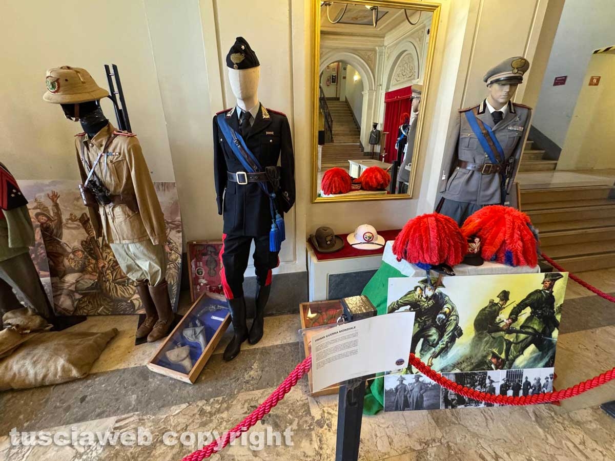 Associazione nazionale carabinieri - La mostra con le divise storiche