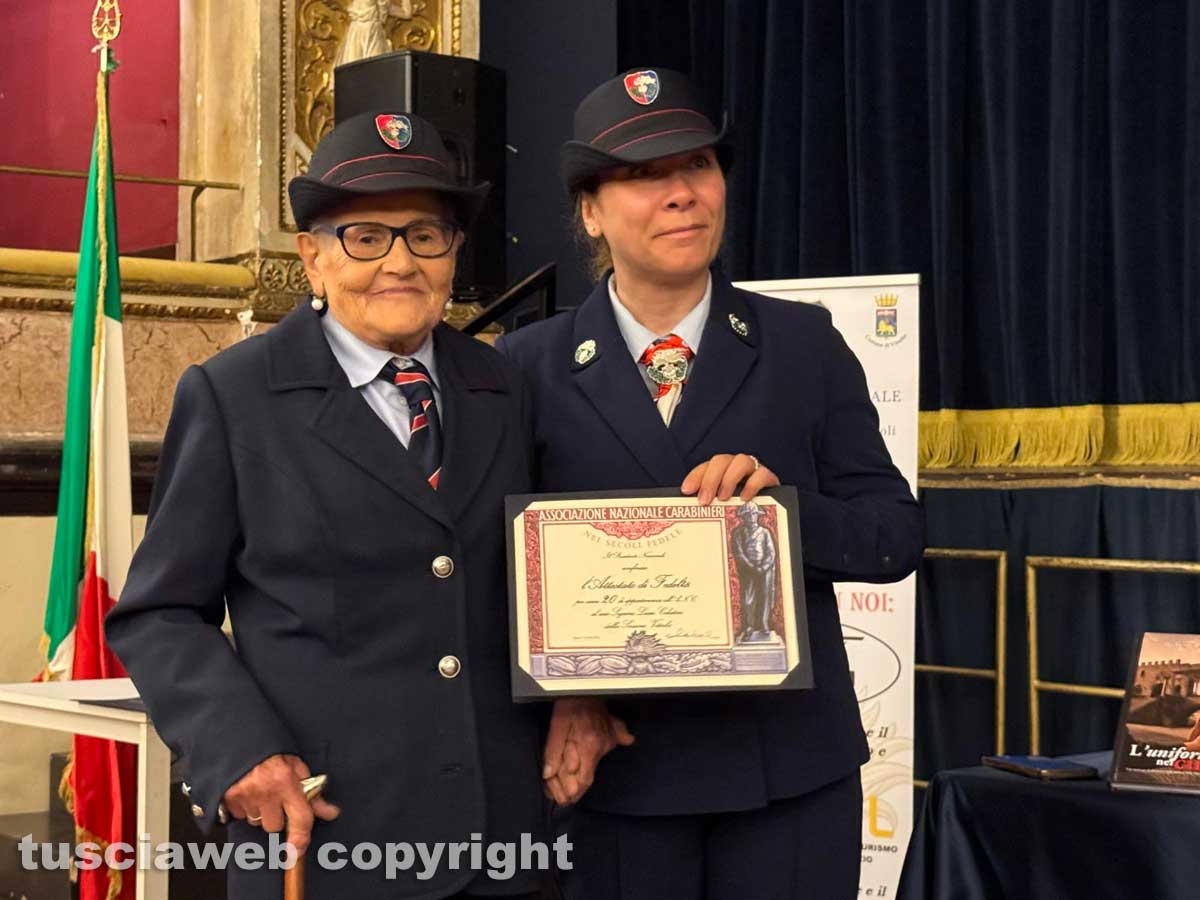 Roberta Mezzabarba premia Lucia Celestini