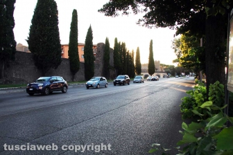 L'allestimento dell'esposizione fotografica At Home