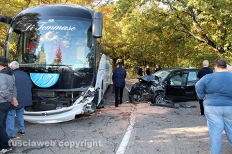 Auto contro bus sulla Cimina