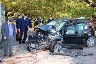 Auto contro bus sulla Cimina