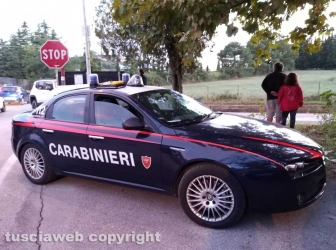 Montefiascone - Auto contro stufa, un ferito