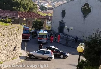 Montefiascone - Auto contro un palo