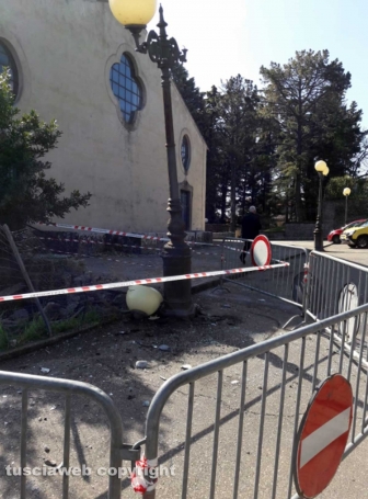 Montefiascone - Auto contro un palo - il luogo dell'incidente