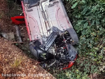 Montefiascone - Auto fuori strada sulla Verentana