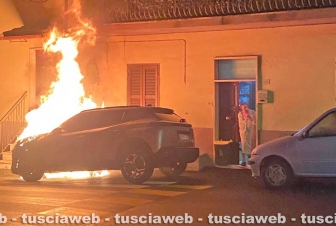 Bassano Romano - Auto in fiamme