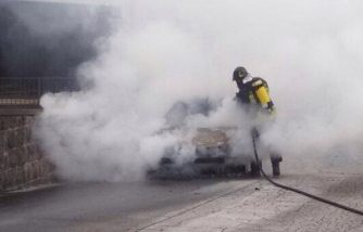 Vigili del fuoco - Auto in fiamme a Vitorchiano