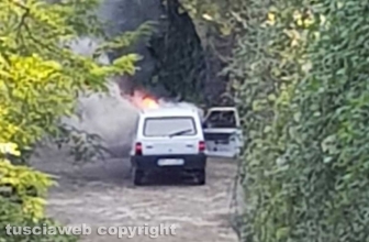 Civitella D'Agliano - Auto in fiamme