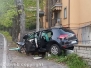  Auto perde il controllo e si schianta