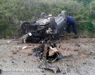 Auto si ribalta sull\'Aurelia bis