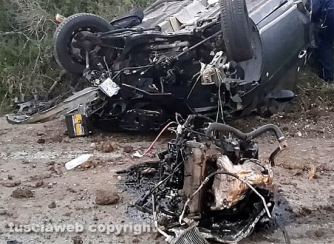 Auto si ribalta sull\'Aurelia bis