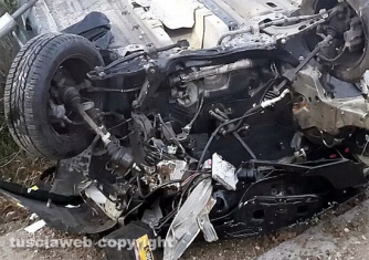 Auto si ribalta sull\'Aurelia bis