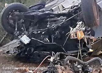 Auto si ribalta sull'Aurelia bis