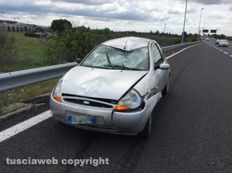 Viterbo - Auto travolge e uccide ciclista