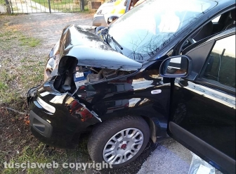 Montefiascone - Auto va a sbattere con un albero, muore una suora