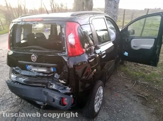 Montefiascone - Auto va a sbattere con un albero, muore una suora