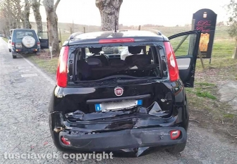 Montefiascone - Auto va a sbattere con un albero, muore una suora