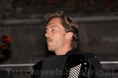 Caffeina - Sesta giornata - Mano viva