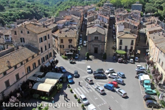 Bagnaia e villa Lante dall'alto della torre