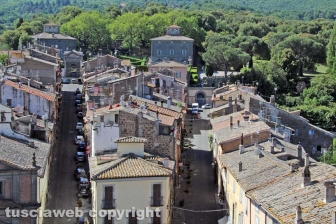 Bagnaia e villa Lante dall'alto della torre