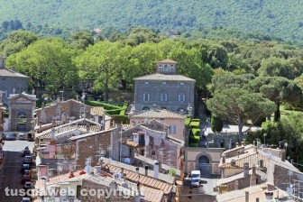 Bagnaia e villa Lante dall'alto della torre