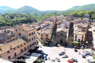 Bagnaia e villa Lante dall'alto della torre