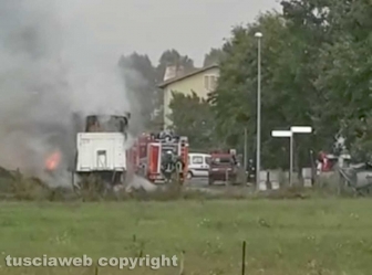 Autocarro in fiamme a Capodimonte
