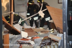 Vigili del fuoco al lavoro alla Carivit