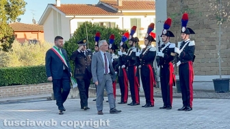 Bassano in Teverina ricorda Salvo D’Acquisto, inaugurata una targa davanti alla caserma dei carabinieri - Alessandro Romoli e Sergio Pomponio