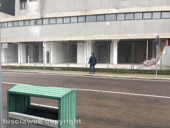 Viterbo - Ospedale Belcolle - Cede una parte di muro nella zona del cantiere