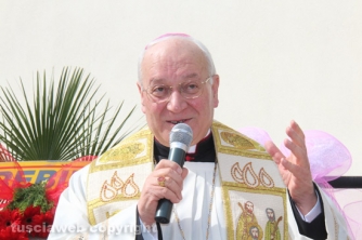 La benedizione delle campane di Villanova - Il vescovo Lino Fumagalli