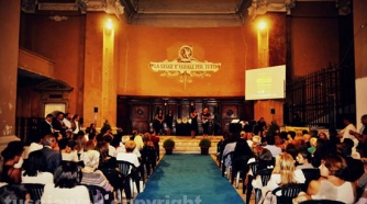 Il tribunale vecchio durante una manifestazione