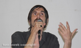 Bianconi dalla musica alla letteratura - Il frontman dei Baustelle a Viterbo per Caffeina