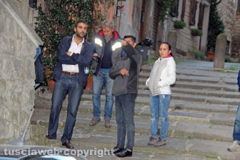 Bimba morta in casa, la polizia in azione